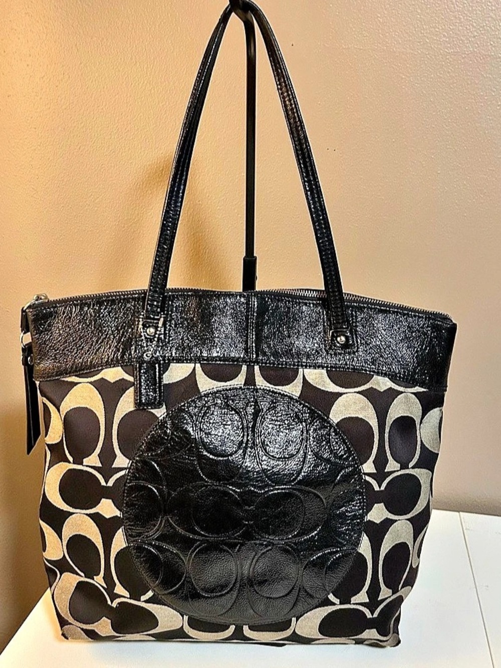 Coach Signature F18335 Laura Black Gray Jacquard Patent Leather Shoulder Tote